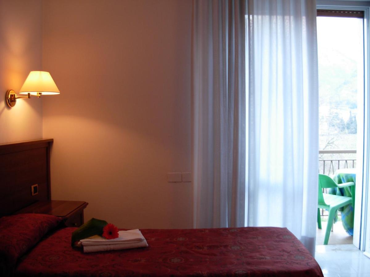 Hotel Belvedere Rivalta di Brentino Buitenkant foto